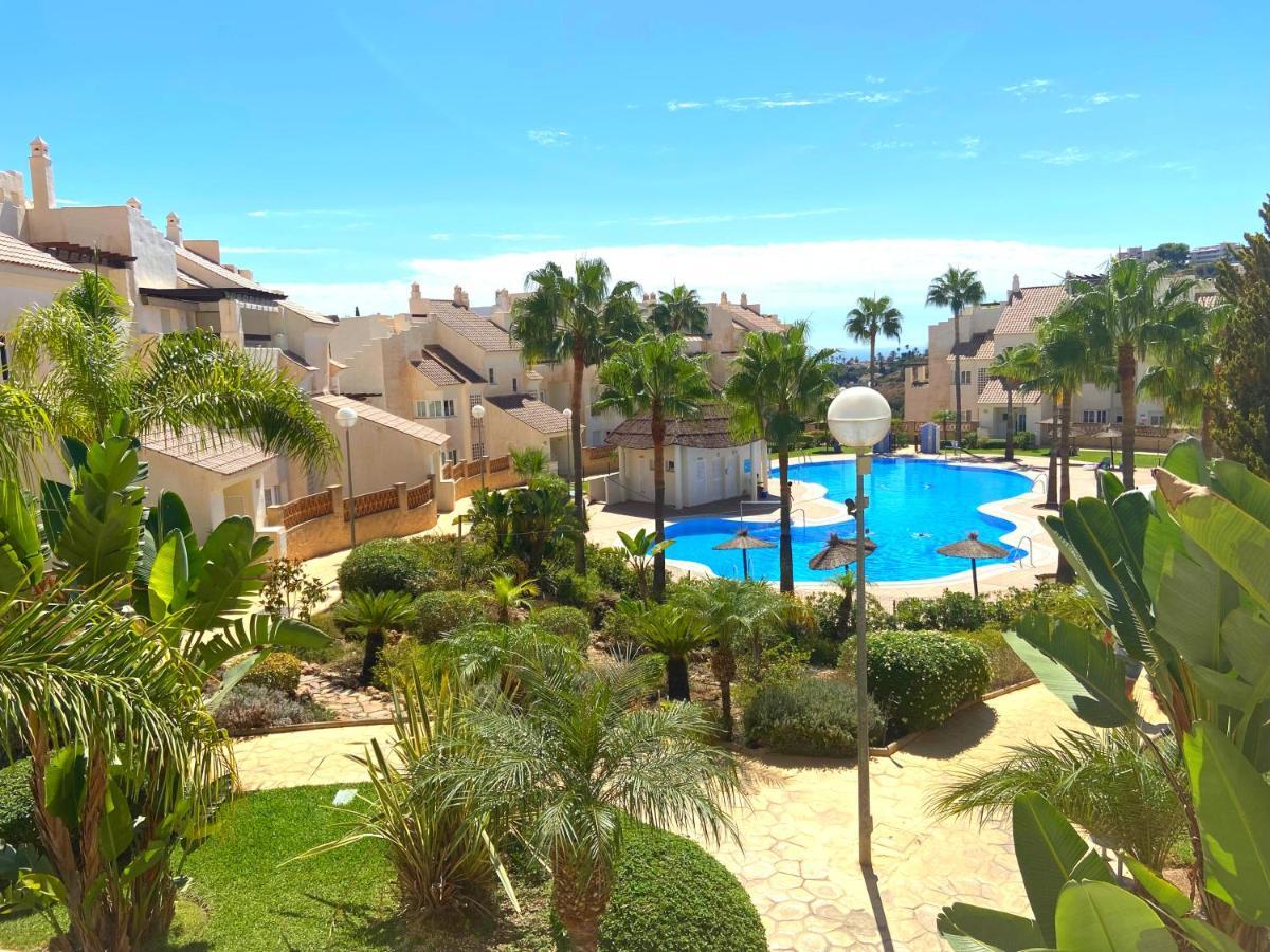 Beautiful Apartment With Pools, Playground And Paddle Tennis - Family Friendly And Near Vithas Hospital - Free Parking In Garage ベナルマデナ エクステリア 写真