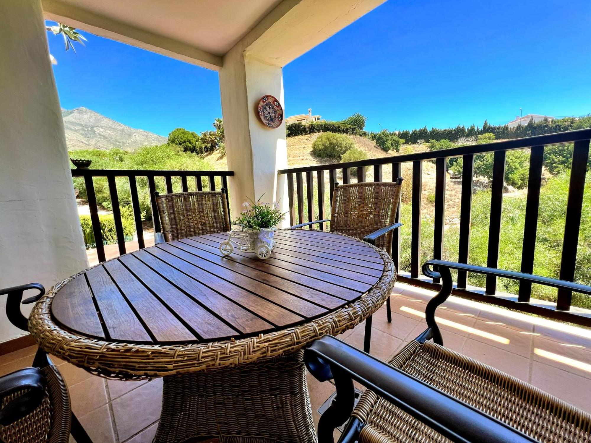 Beautiful Apartment With Pools, Playground And Paddle Tennis - Family Friendly And Near Vithas Hospital - Free Parking In Garage ベナルマデナ エクステリア 写真