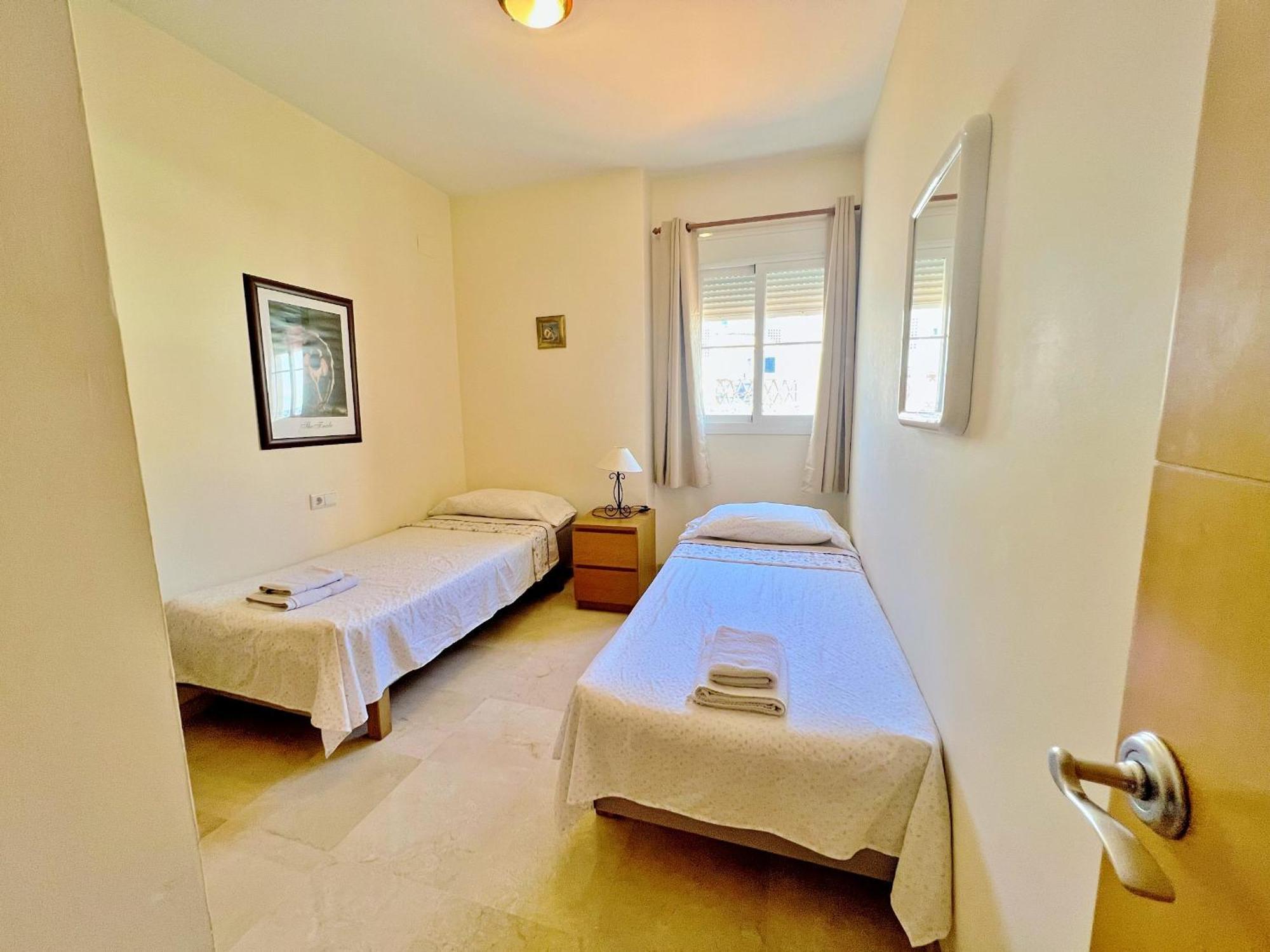 Beautiful Apartment With Pools, Playground And Paddle Tennis - Family Friendly And Near Vithas Hospital - Free Parking In Garage ベナルマデナ エクステリア 写真