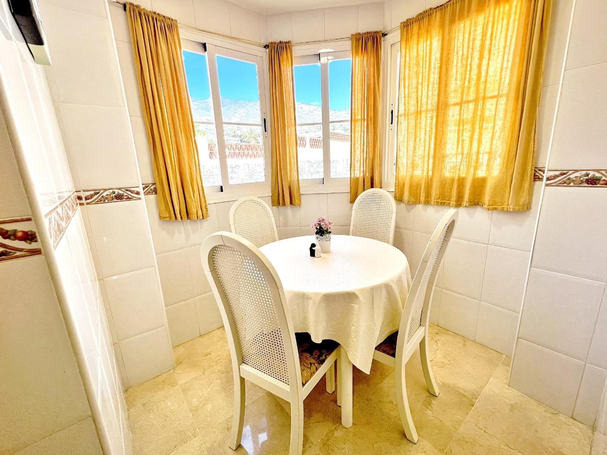 Beautiful Apartment With Pools, Playground And Paddle Tennis - Family Friendly And Near Vithas Hospital - Free Parking In Garage ベナルマデナ エクステリア 写真