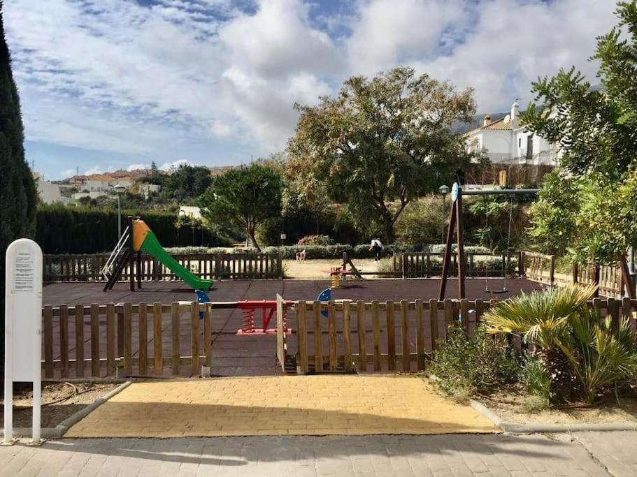 Beautiful Apartment With Pools, Playground And Paddle Tennis - Family Friendly And Near Vithas Hospital - Free Parking In Garage ベナルマデナ エクステリア 写真
